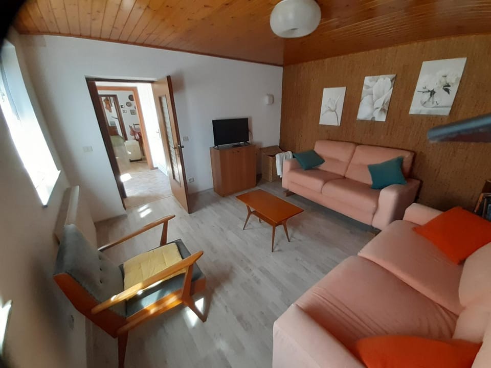 Communal lounge/ TV room, Living room, Evening entertainment