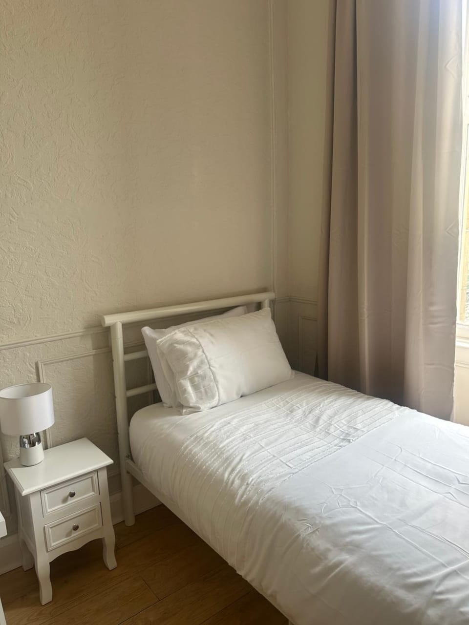 Edinburgh City Centre Twin Room Bed and Breakfast in Edinburgh