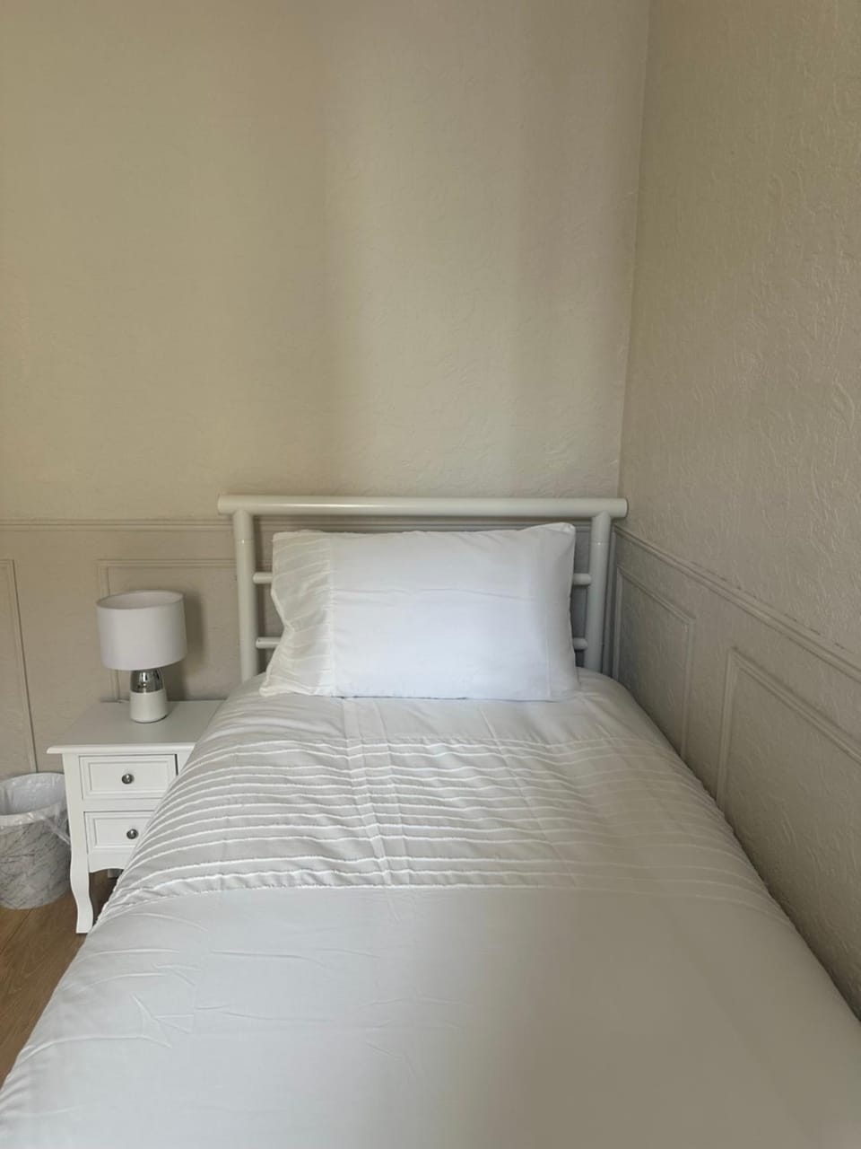 Edinburgh City Centre Twin Room Bed and Breakfast in Edinburgh