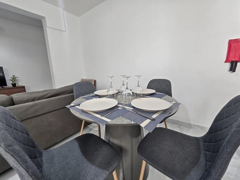 Seating area, Dining area