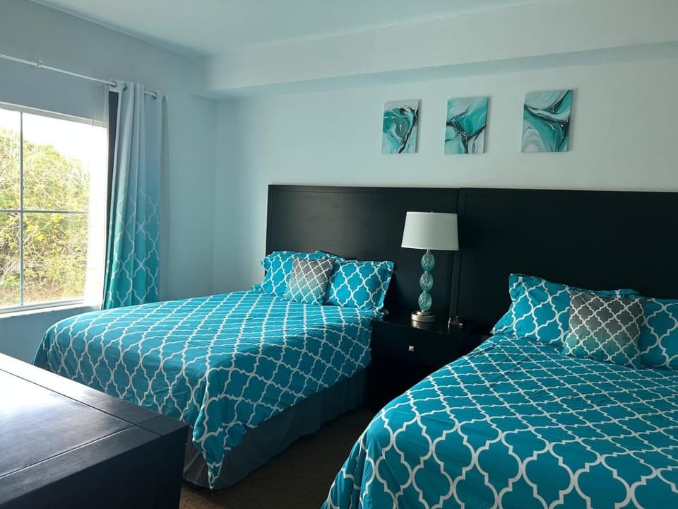 Cozy Condo near Disney World with Shuttle to parks House in Orlando