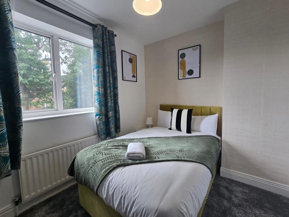 Bed, Photo of the whole room, Bedroom, heating, internet, towels