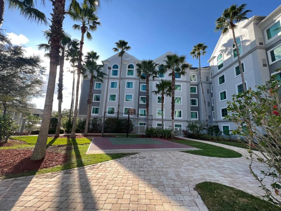 Renovated Condo near Disney Free Shuttle to Parks House in Orlando