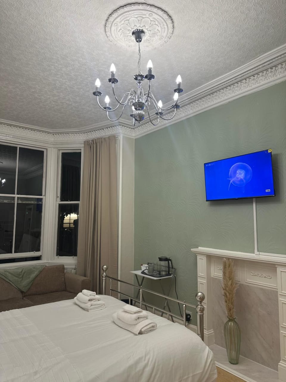 Edinburgh City Centre King Room Bed and Breakfast in Edinburgh