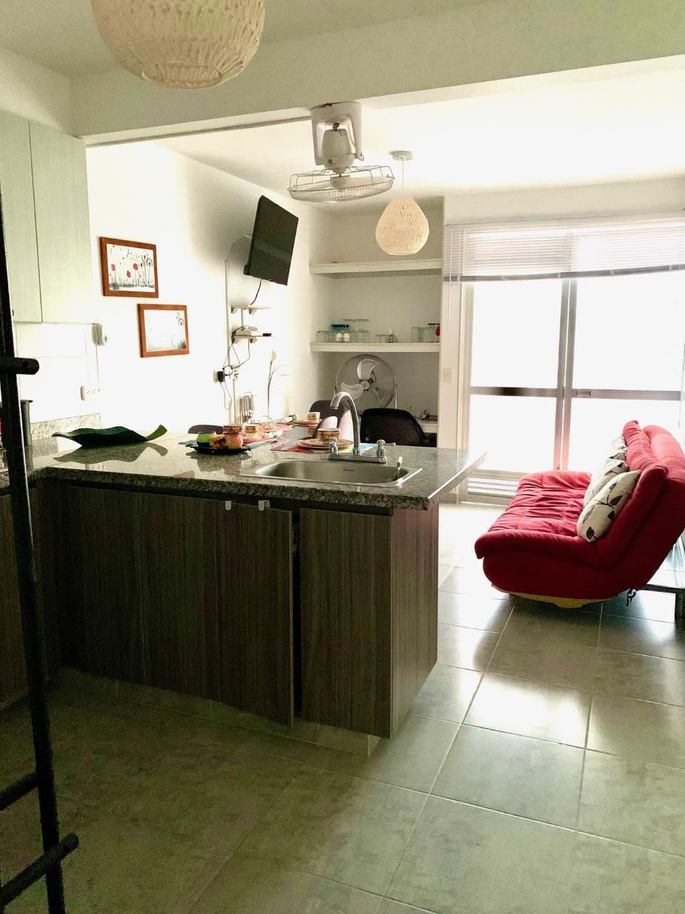 TV and multimedia, Kitchen or kitchenette, Living room, Seating area