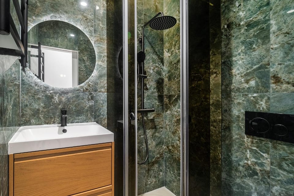 Shower, Bathroom