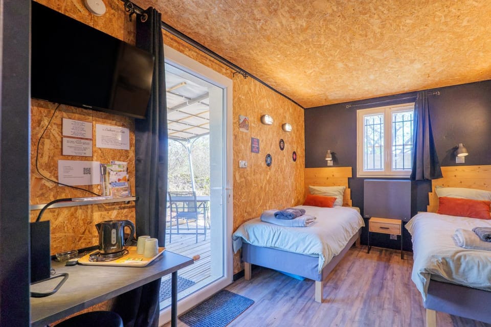 Property building, Living room, Bedroom