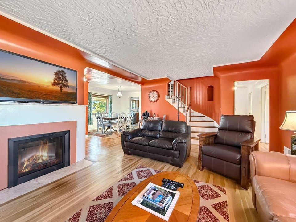 Vintage Hearth Tudor Treasure in Sequim House in Sequim