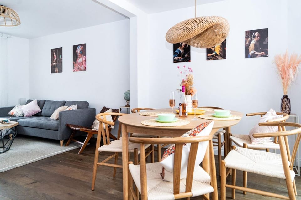 Living room, Seating area, Dining area