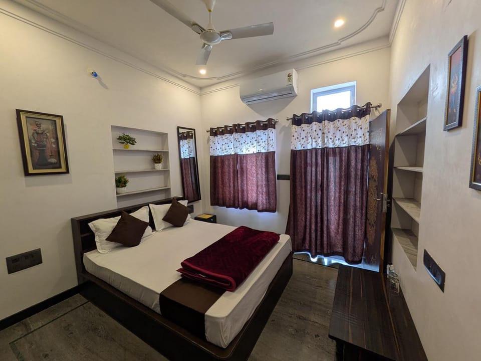 Bed, Bedroom, air conditioner