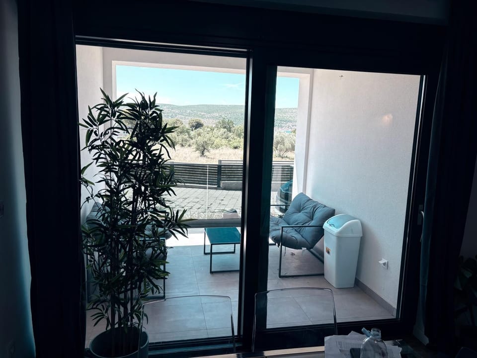 View (from property/room), Balcony/Terrace, Seating area