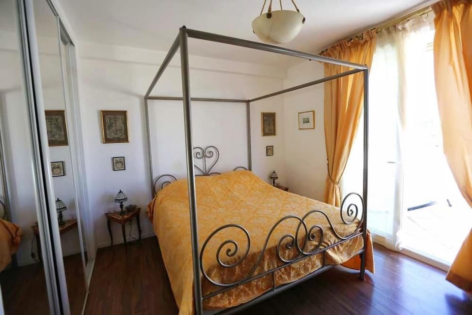 Magnifique Villa sur les collines de Nice, 6 Pièces, clim, barbecue, sauna et hammam Villa in Nice