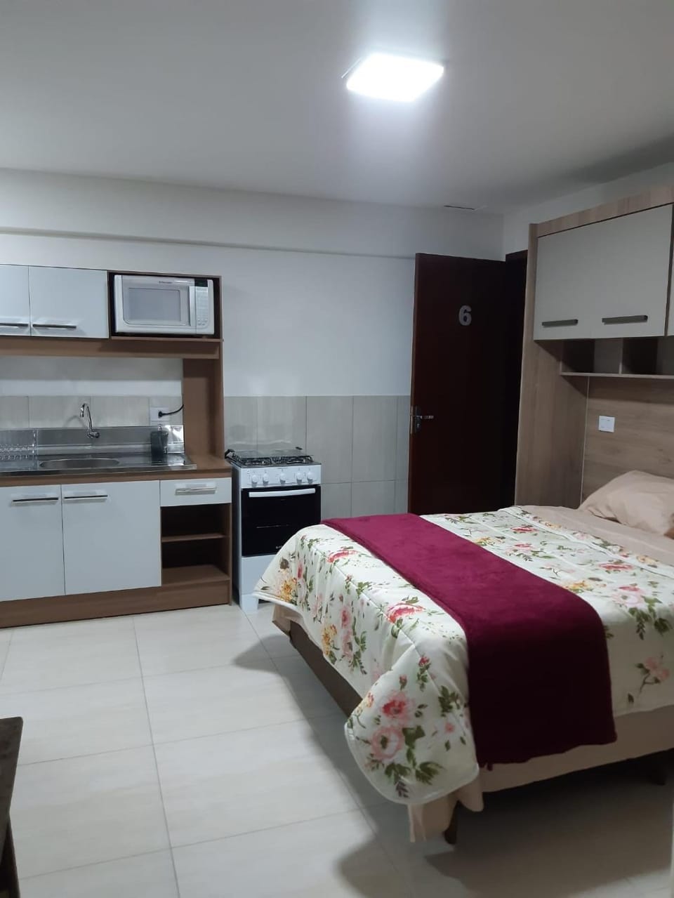 Bed, Kitchen or kitchenette, Photo of the whole room, Bedroom, stove