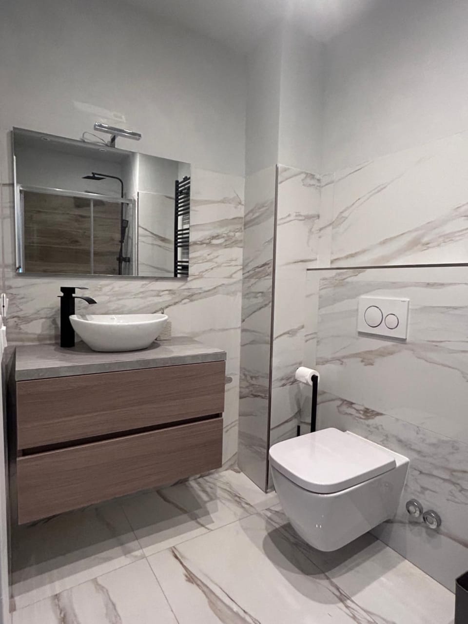 Toilet, Bathroom, towels