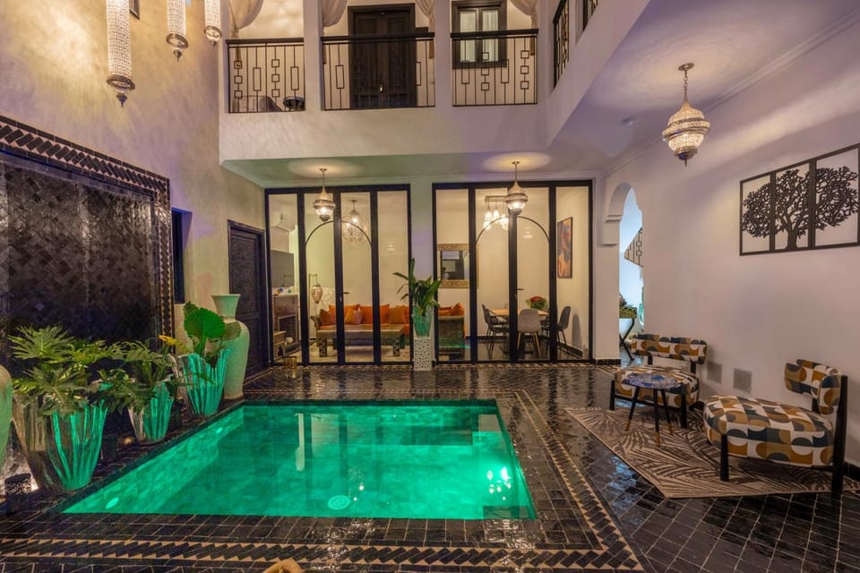 Living room, Pool view