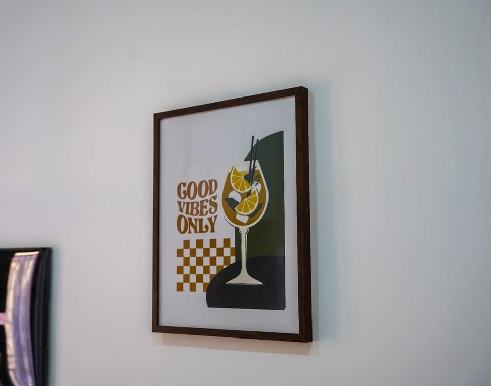 Decorative detail, Text overlay