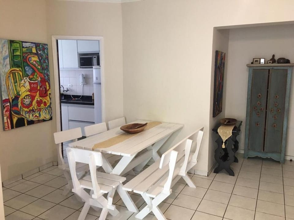 Apto confortável Praia do Tombo, WiFi e Ar Cond Apartment in State of São Paulo