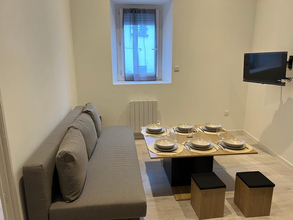 TV and multimedia, Living room, Dining area