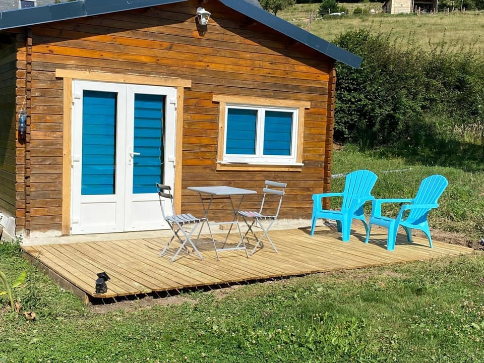 Property building, Patio, Garden, View (from property/room), Dining area, Garden view