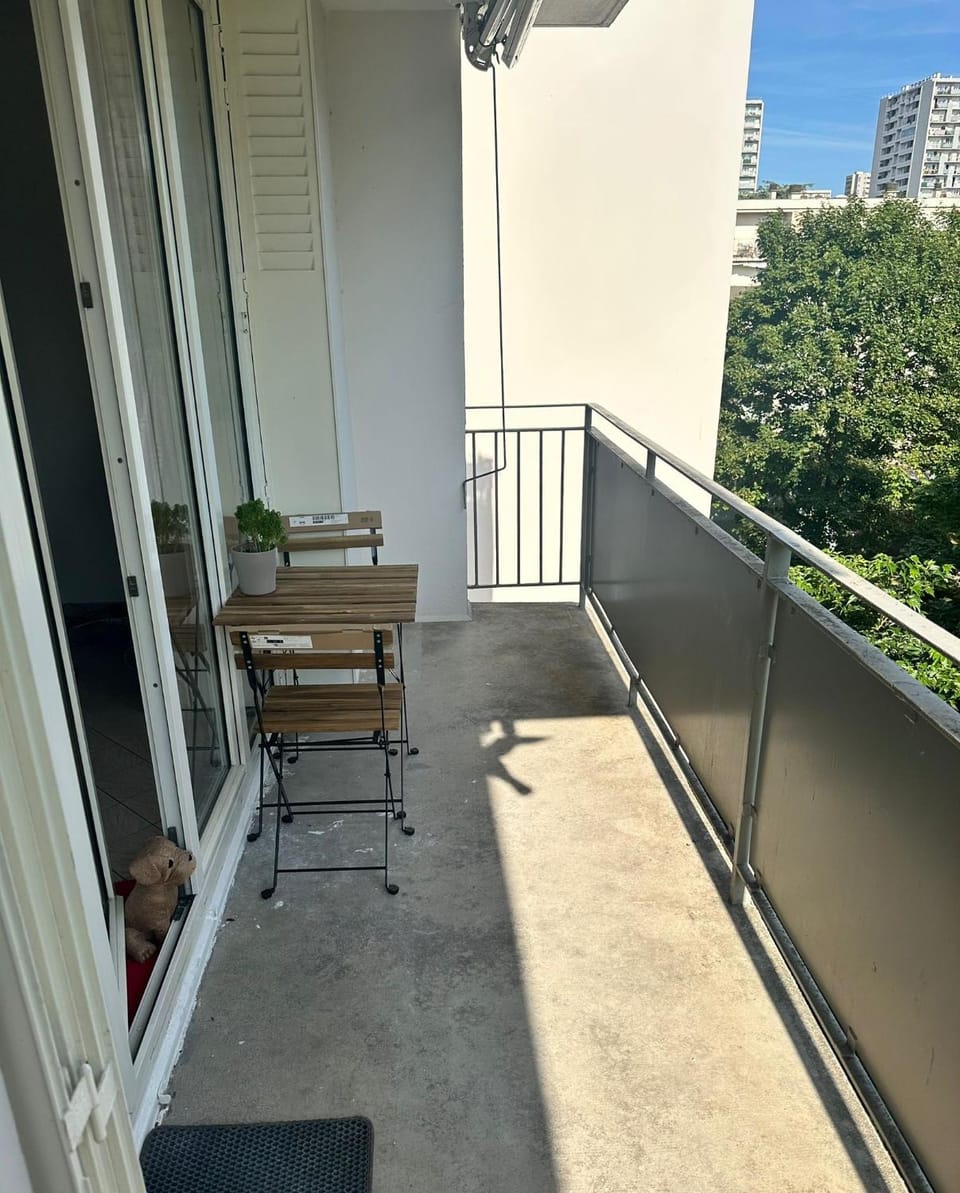 View (from property/room), Balcony/Terrace, Balcony/Terrace, Living room, Seating area