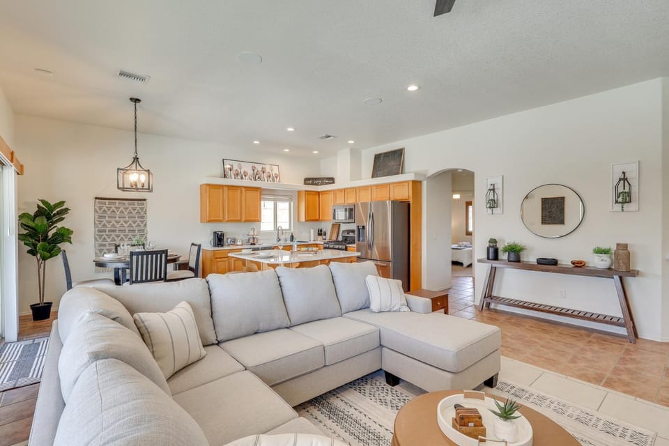 1 Mi to Golf Course: Yuma Oasis w/ Furnished Patio House in Fortuna Foothills