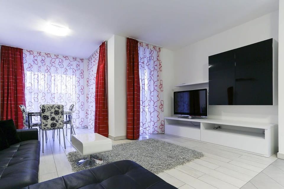 2 bedroom Golfo Gabella apartment rental Apartment in Canton of Ticino