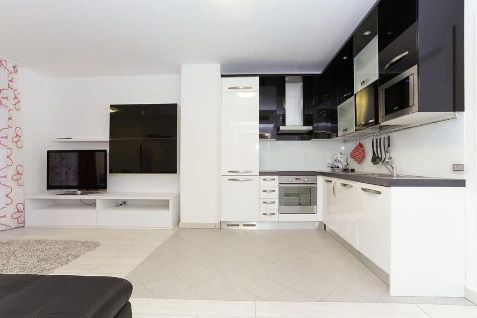 2 bedroom Golfo Gabella apartment rental Apartment in Canton of Ticino