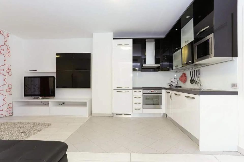 2 bedroom Golfo Gabella apartment rental Apartment in Canton of Ticino