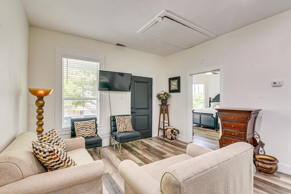 Close to Beach: Walkable Galveston Getaway! House in Galveston Island