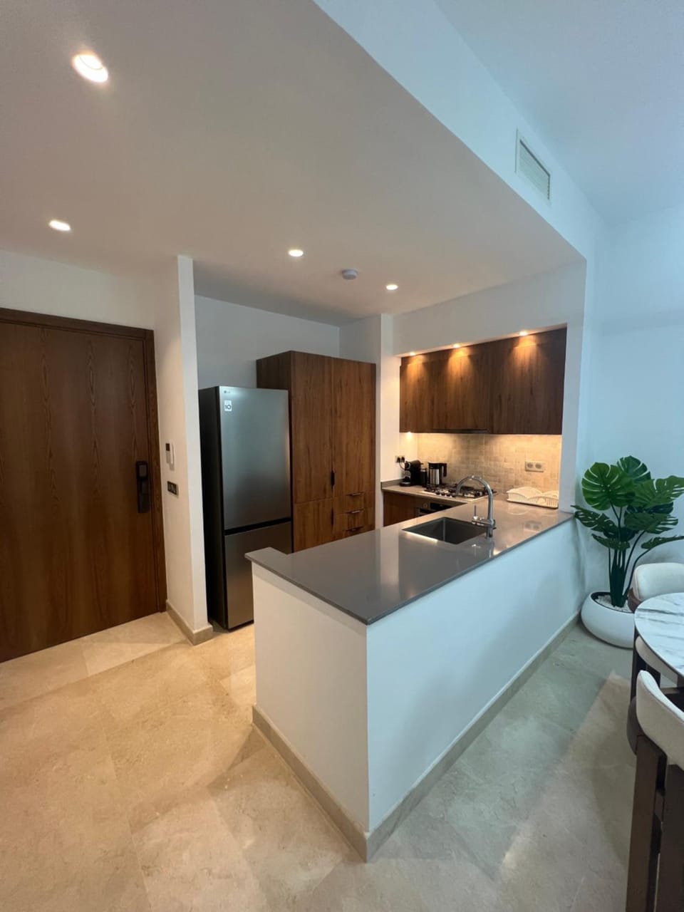 Kitchen or kitchenette