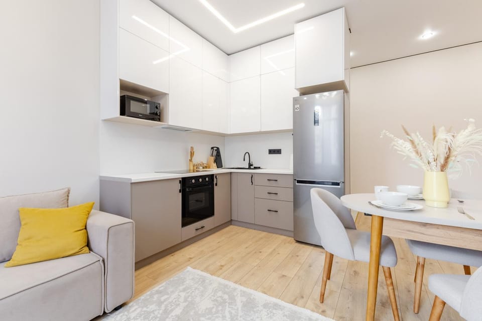 Kitchen or kitchenette, Dining area, oven, stove