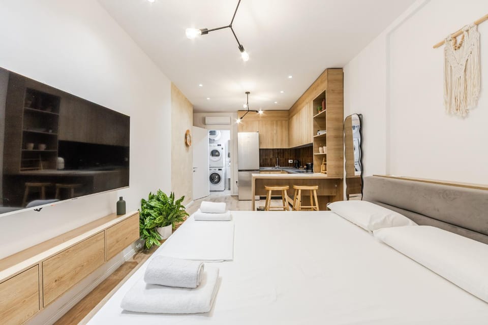 NooN Apartment | Sofo Duni by PikHost Apartment in Vlorë County, Albania