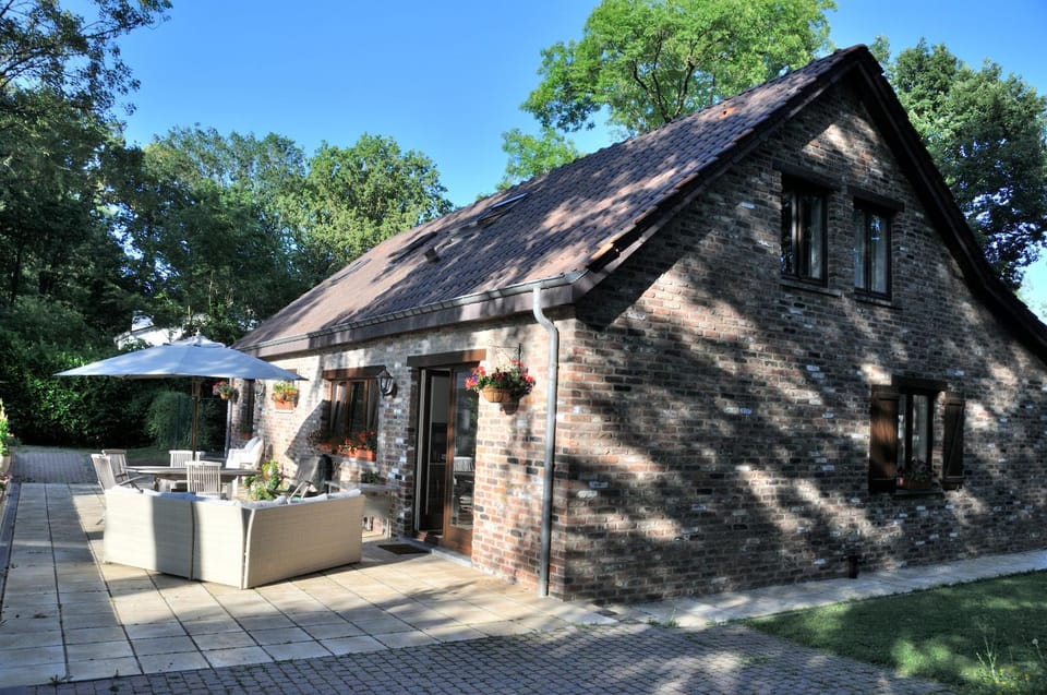 Property building, Patio, Garden