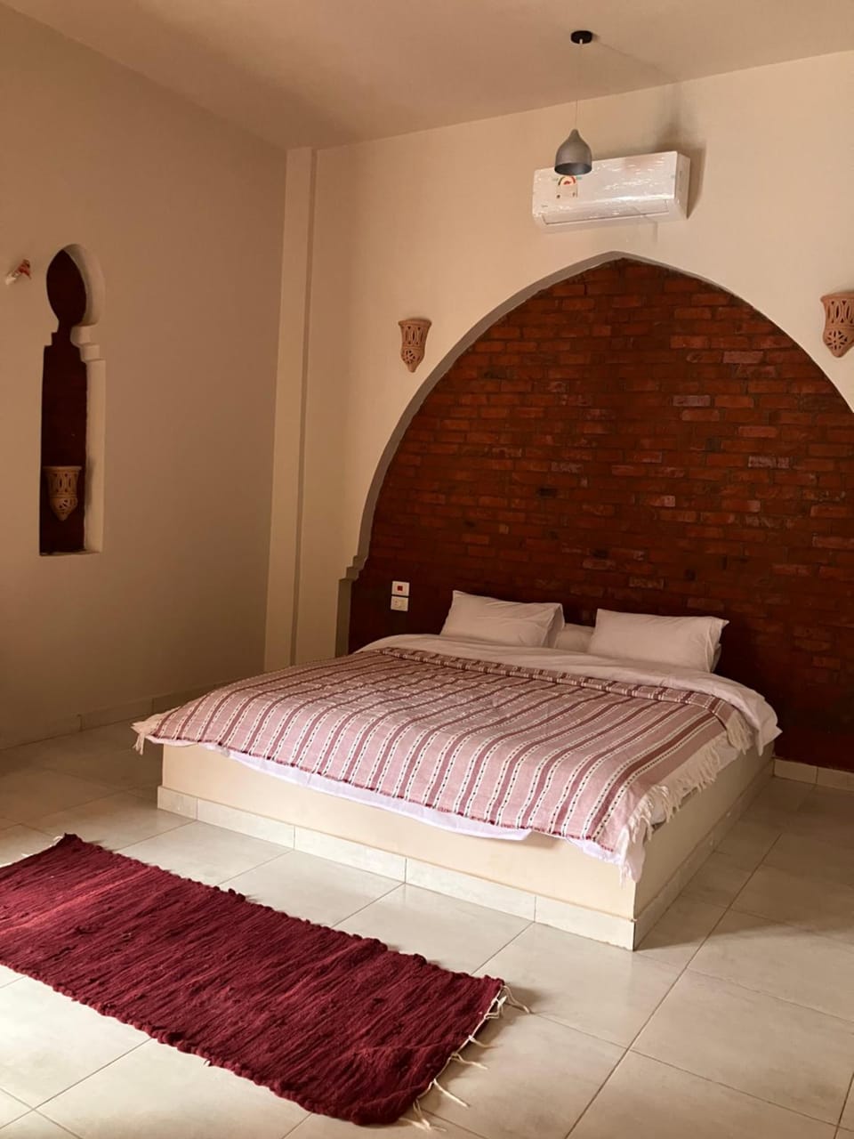 Bed, Photo of the whole room, Bedroom, towels, air conditioner