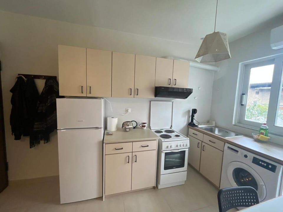 Cozy Apartment in central Kiato Apartment in Peloponnese Region