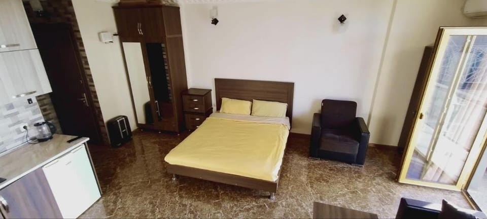 Bed, Photo of the whole room, Seating area