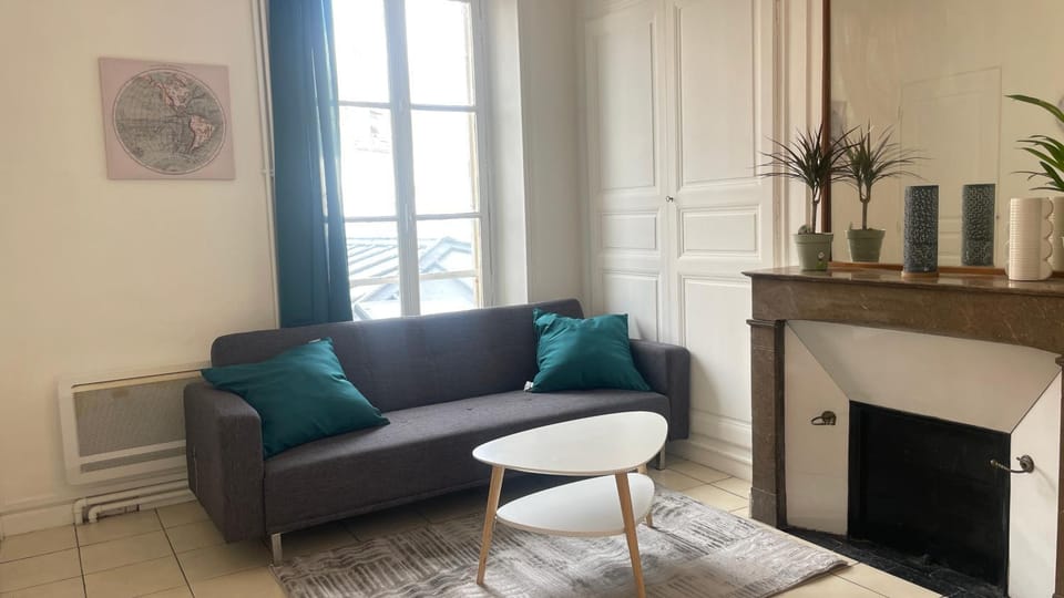 MEAUX Centre 1 au calme Vue sur cour intérieur Apartment in Île-de-France