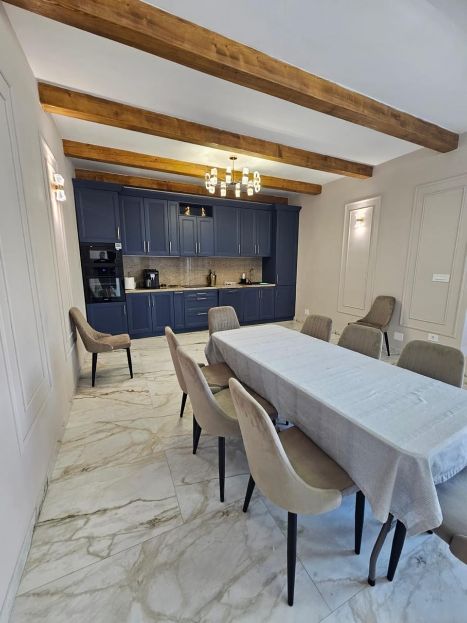 V-House Villa in Brașov County