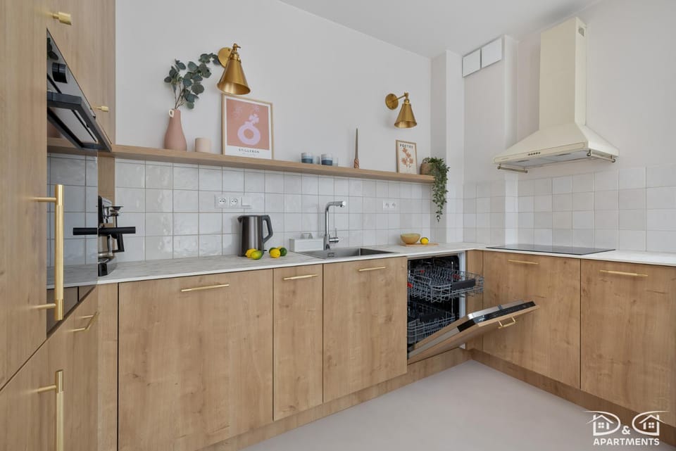 Coffee/tea facilities, Kitchen or kitchenette, dishwasher, stove