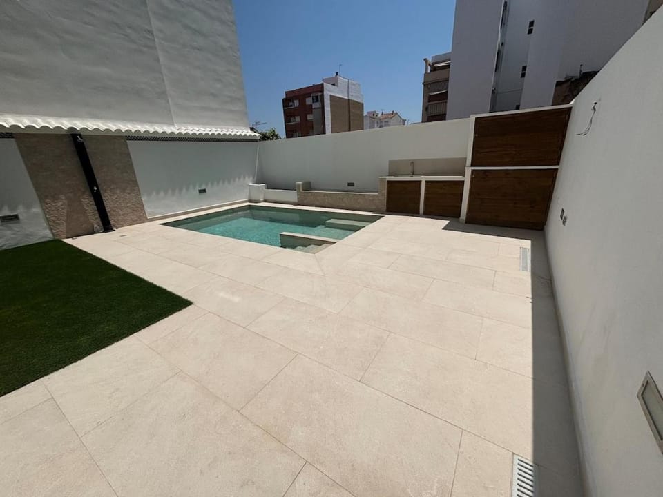 Casa con PISCINA y CINE House in Valencian Community
