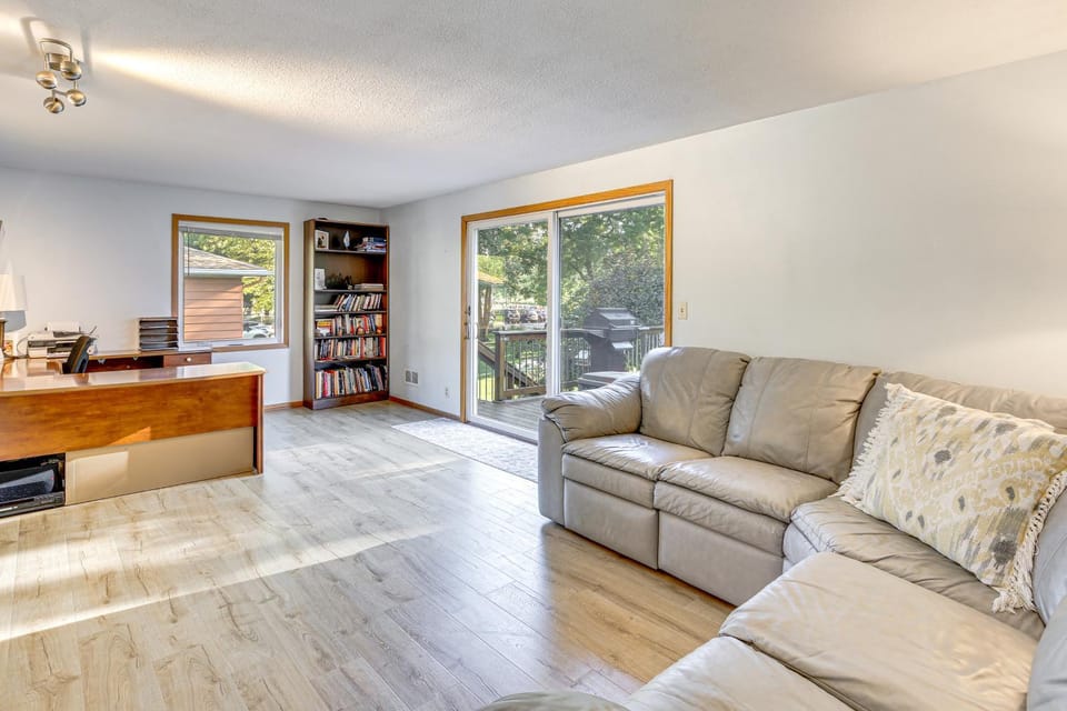 Walk to Spring Lake w/ Waterpark: Family Retreat! House in Mankato
