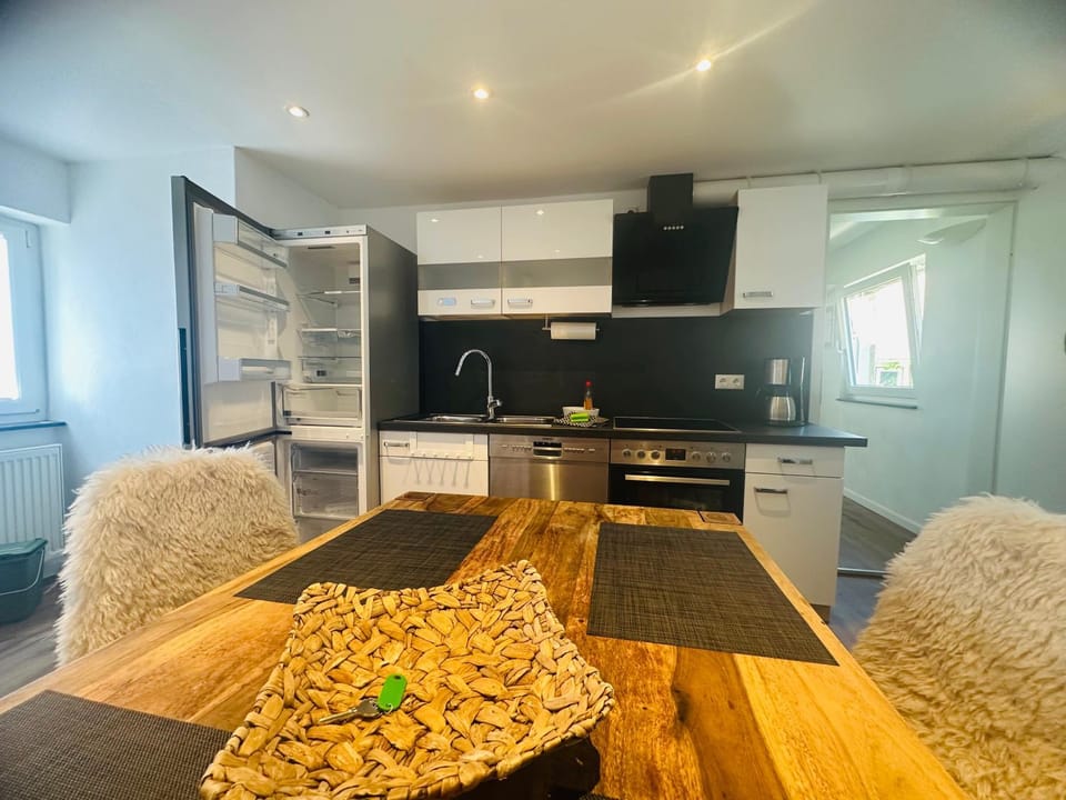 Monteure-Business Apartments - 2x mit Küche, 1x Übernachtungszimmer - Wlan-Parkplatz-Waschmaschine Apartment in Hesse