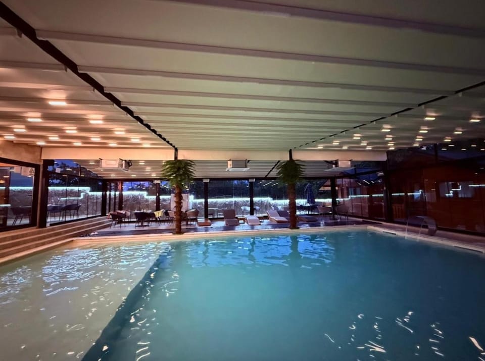 Pool view, Swimming pool