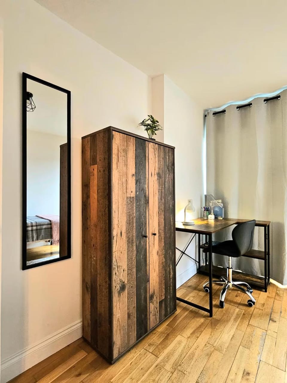 Stunning 2 Bedroom Flat with Charming Patio Apartment in Cambridge