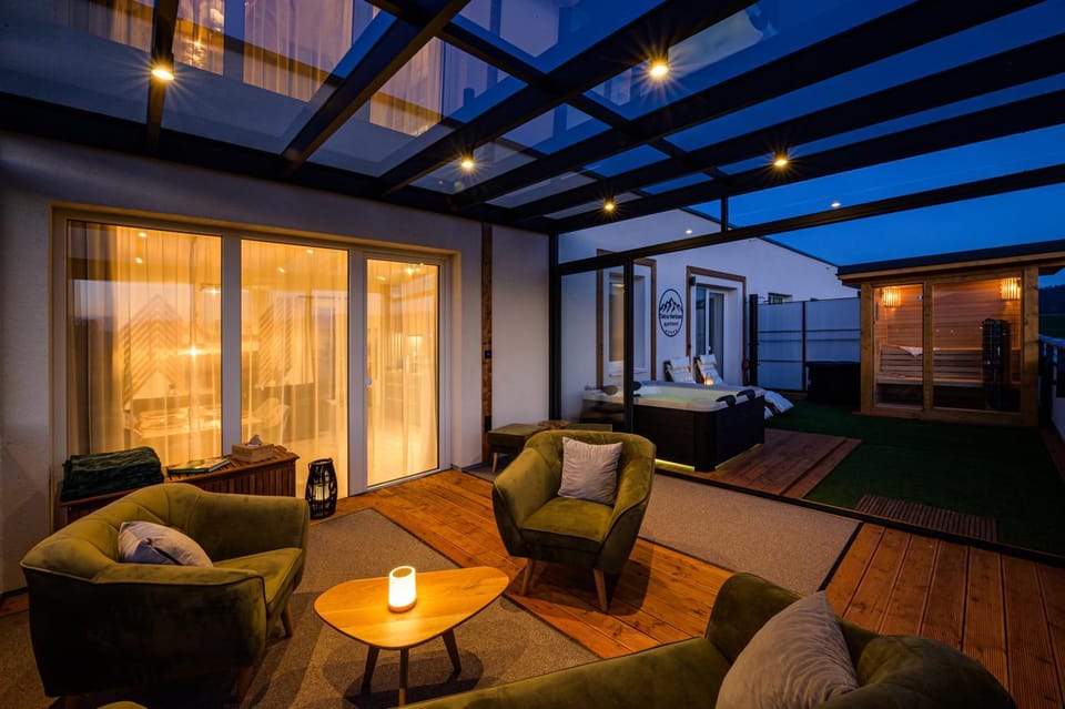 Hot Tub, Sauna, Balcony/Terrace, Seating area, Evening entertainment, Sunset, sunbed