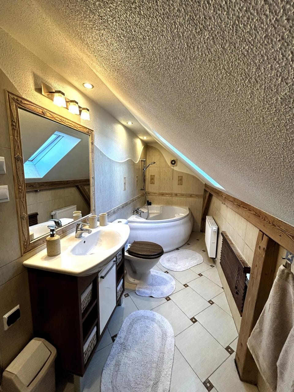 Toilet, Bathroom, Bath