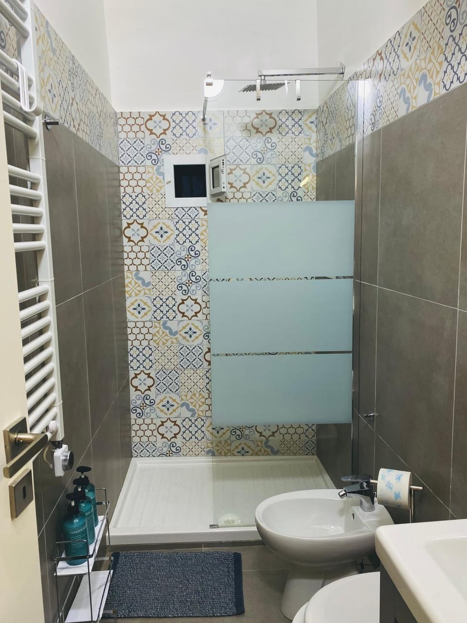 Shower, Bathroom, bidet