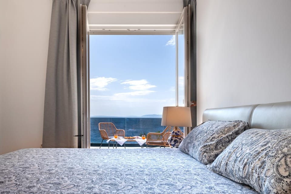 Bedroom, Sea view