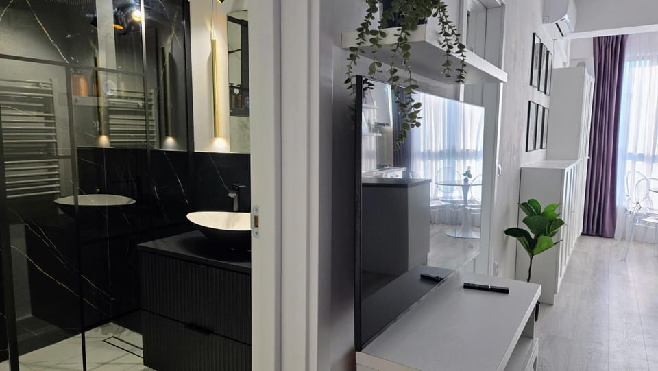 Shower, Bathroom, Living room