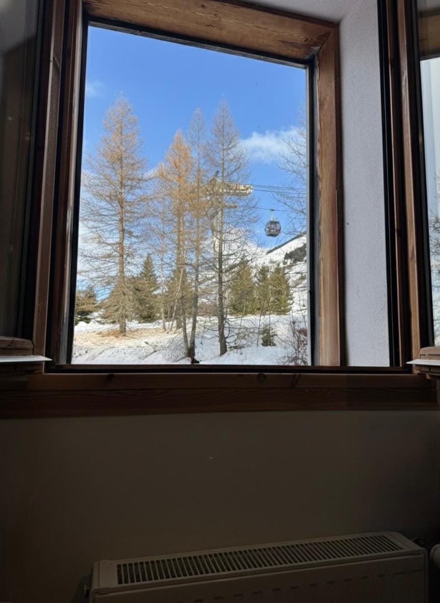 L'Etoile des 2 Villages - Résidence le JANREMON - Rez-de-chaussée - Accès skis aux pieds Apartment in Les Deux Alpes